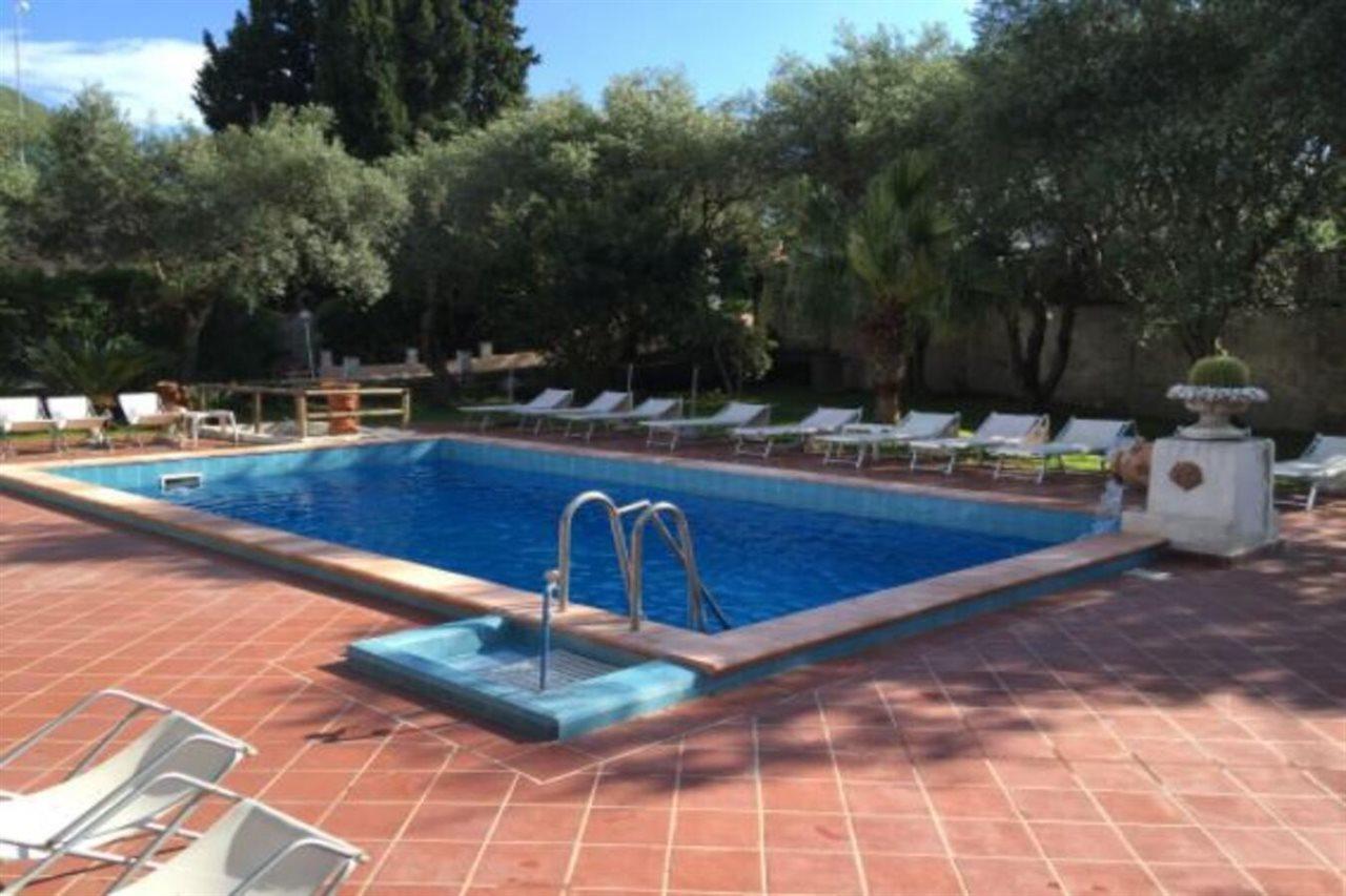 Hotel Villa Al Parco Forio  ภายนอก รูปภาพ