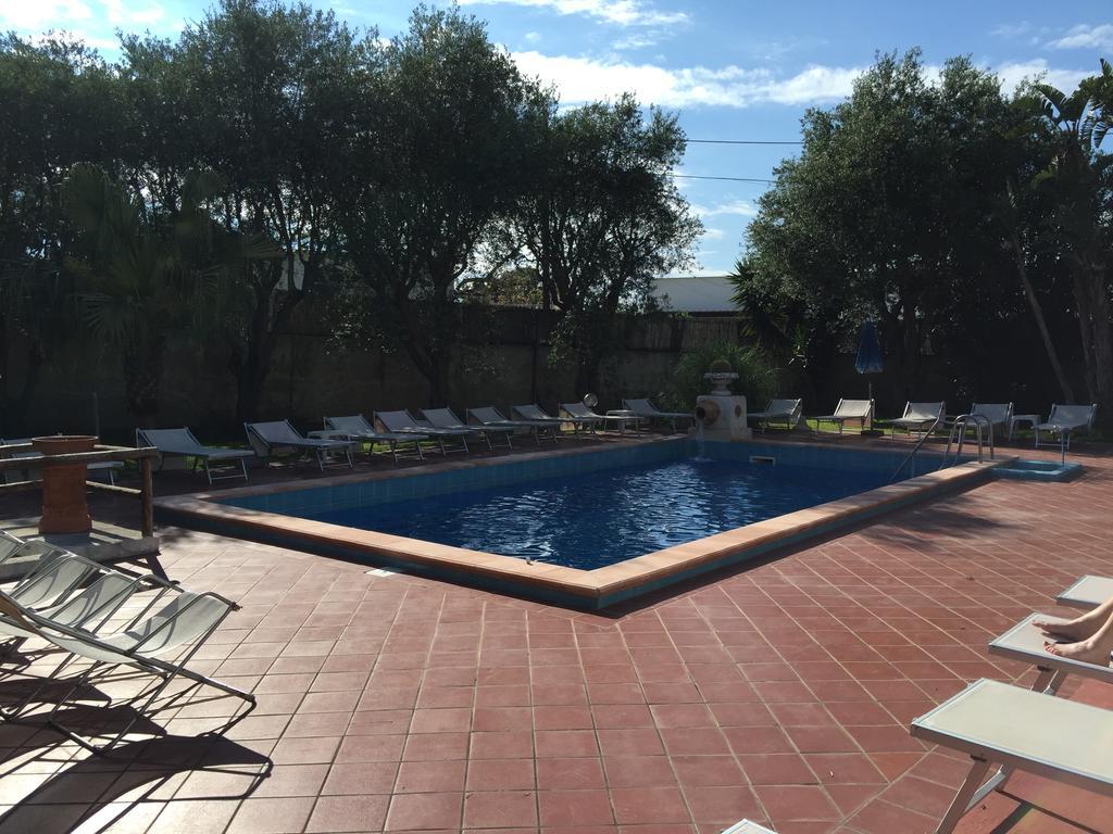 Hotel Villa Al Parco Forio  ภายนอก รูปภาพ
