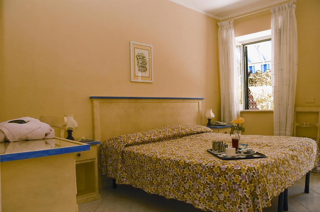 Hotel Villa Al Parco Forio  ภายนอก รูปภาพ